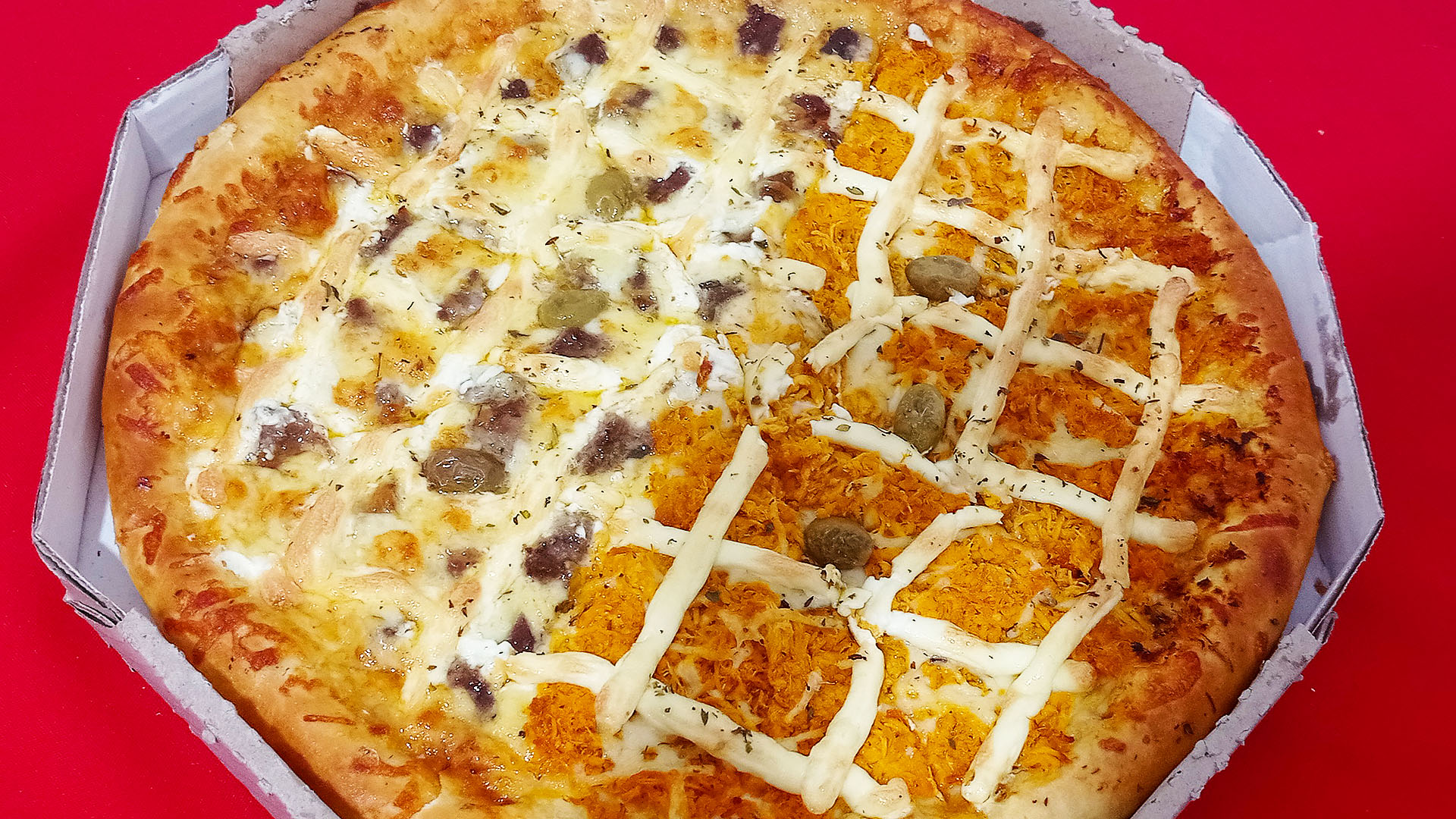 Pensando em #Pizza 🍕 hoje? Meia #frangocomcatupiry e meia #filécomcatupiry da #reidapizzaczs
