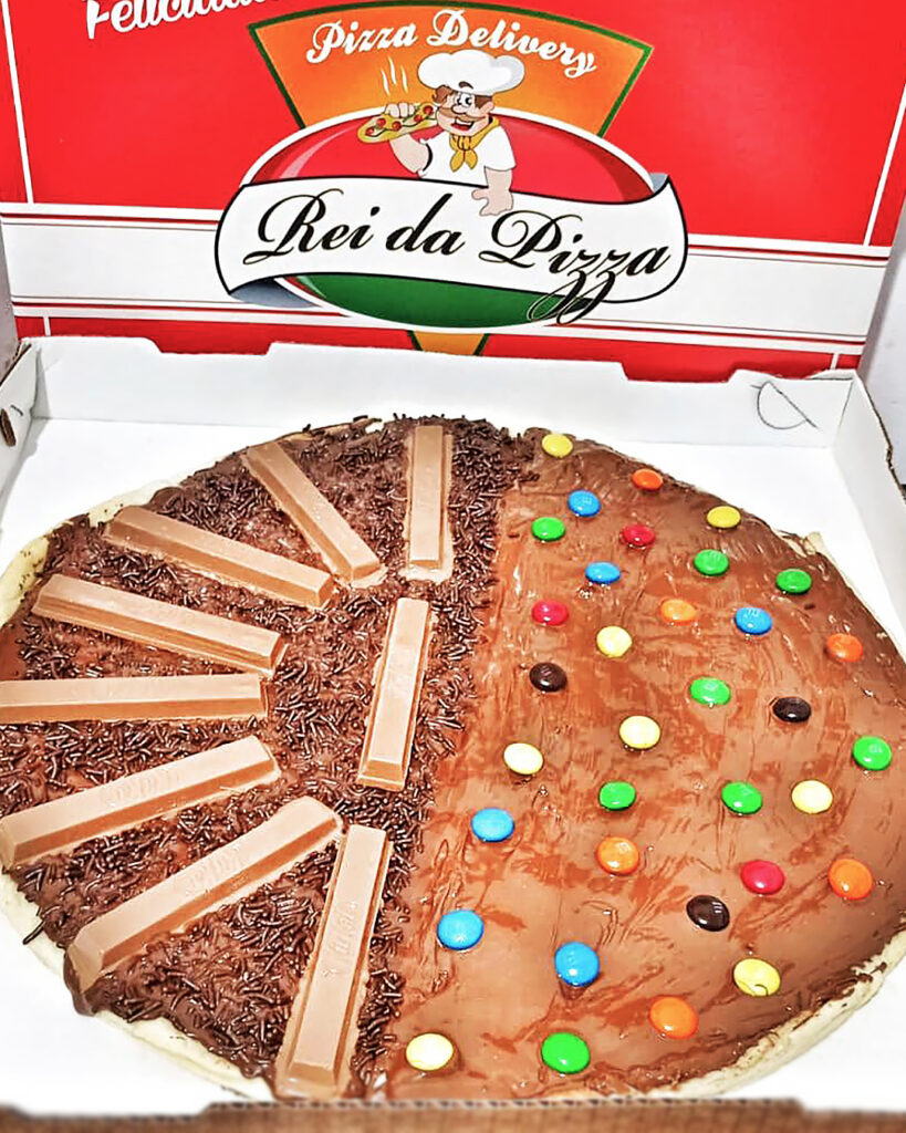 Novos sabores de #pizzadoce 🍫! #nutela com M&M's e #kitkat que lançamos na #páscoa 🤤. Deu vontade? ⤵️