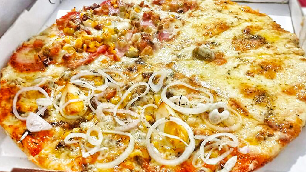 🍕 #pizza 3 sabores: Paulista, Rei da Pizza e Quatro Queijos